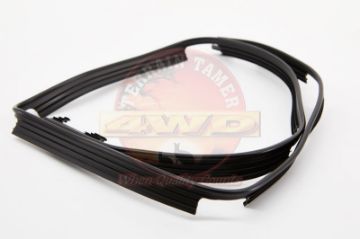 SPACER FRONT GAURD R/H