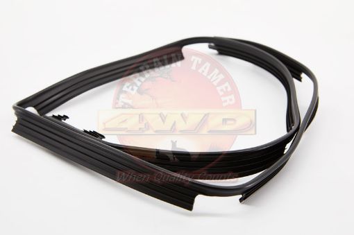 SPACER FRONT GAURD R/H