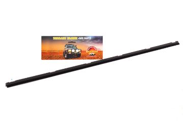Weatherstrip Front Door Glass Outer R/H Dcb Or Hard Top